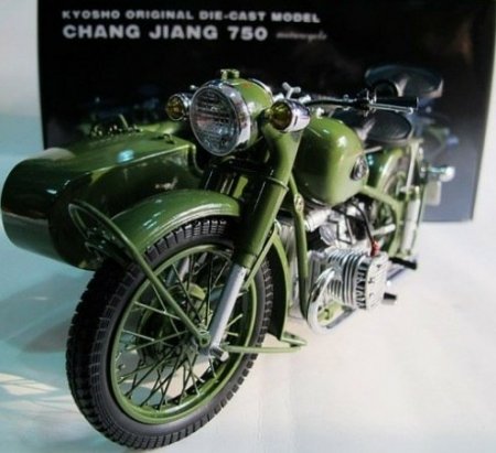 Нашел в интернете фото масштабных моделей мотоциклов